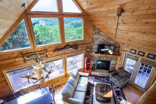 Highland View Hot Tub Pool Table Fireplace