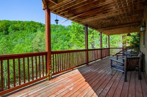 Highland View Hot Tub Pool Table Fireplace