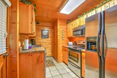 Smokey Max Cabin