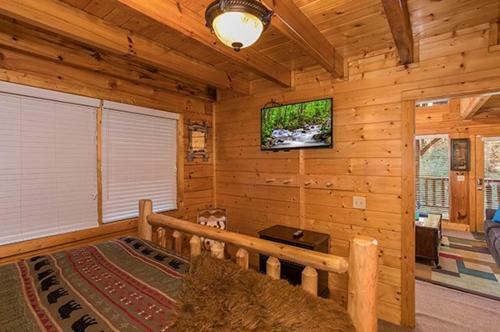 Smokey Max Cabin