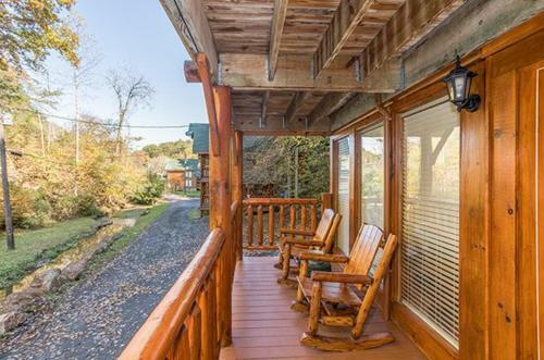 Smokey Max Cabin