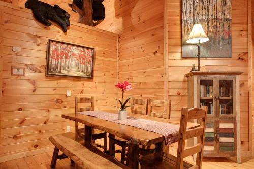 Lucky Cub Cabin