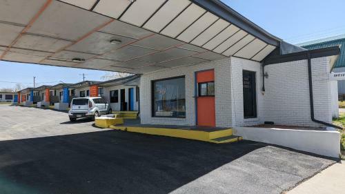 Motel Canadian Inn