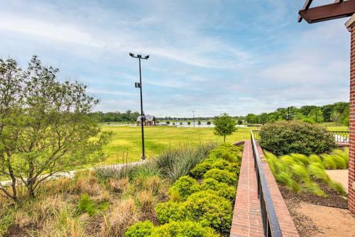 Modern Coppell Retreat With Patio And Fire Pit!
