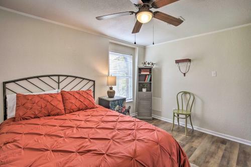 Lakefront Home On Cedar Creek With Game Room!