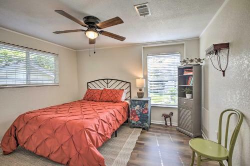 Lakefront Home On Cedar Creek With Game Room!