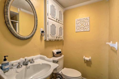 Lakefront Home On Cedar Creek With Game Room!