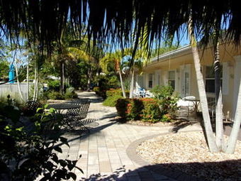 Hotel Marco Island Lakeside Inn