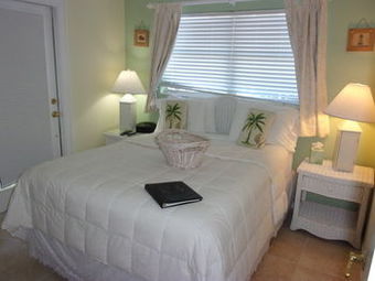 Hotel Marco Island Lakeside Inn