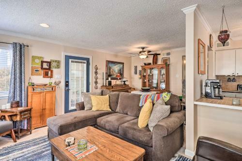 Apartamento Cozy Lago Vista Condo With Wifi And Pool Access!