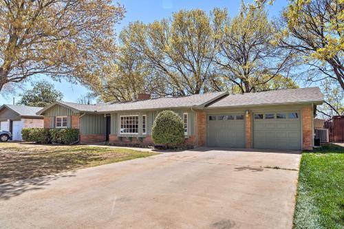 Updated Home With Patio Less Than 4 Mi To Texas Tech!