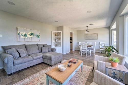Updated Home With Patio Less Than 4 Mi To Texas Tech!
