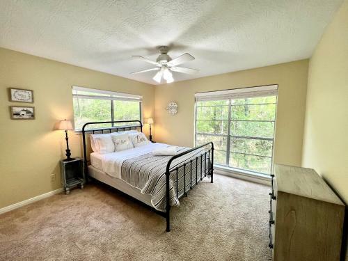 2 Bdrm Treehouse Hideout- Lake Conroe With Boat Ramp