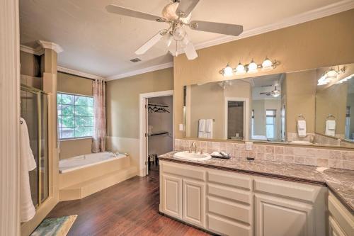 Luxurious River Oaks Home With Expansive Views!