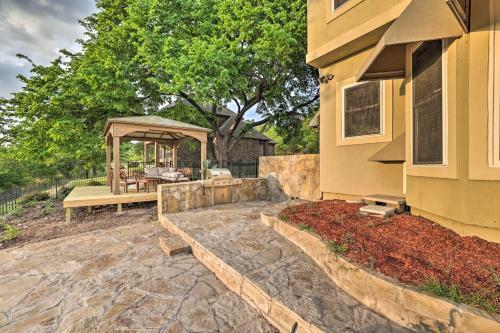 Luxurious River Oaks Home With Expansive Views!