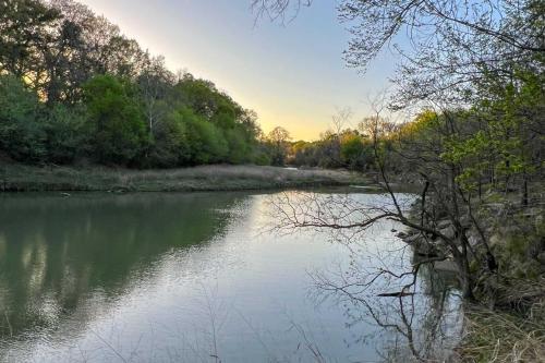 Luxurious River Oaks Home With Expansive Views!