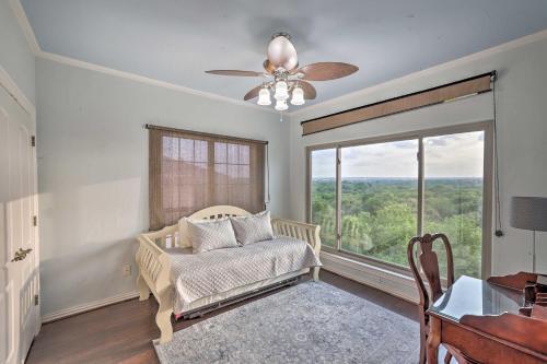 Luxurious River Oaks Home With Expansive Views!