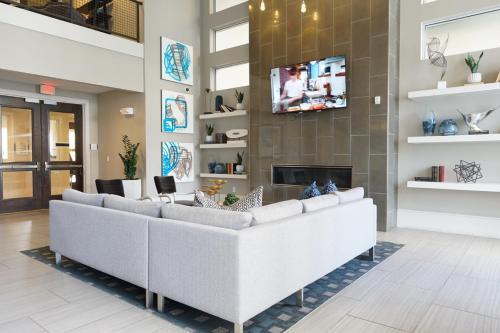 Wanderjaunt - Dolce Midtown Apartments
