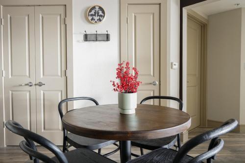 Wanderjaunt - Dolce Midtown Apartments