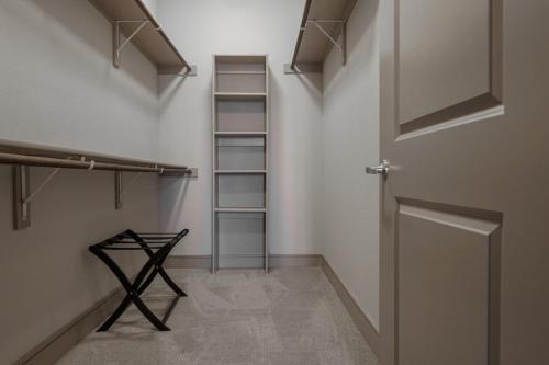 Wanderjaunt - Dolce Midtown Apartments