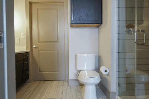 Wanderjaunt - Dolce Midtown Apartments