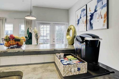 Apartamento Centrally Located 2br Condo Suite W/ Downtown View