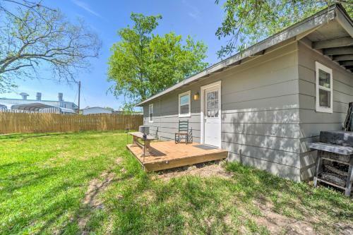 San Marcos Cottage With Large Private Backyard!
