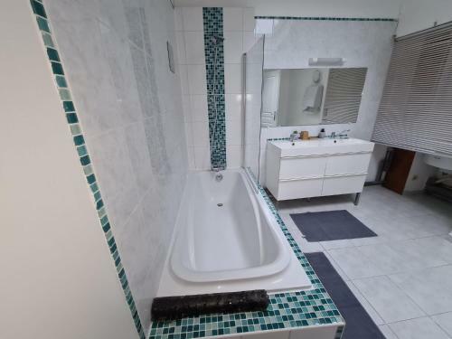 Maison T3 95m� Centre Ville