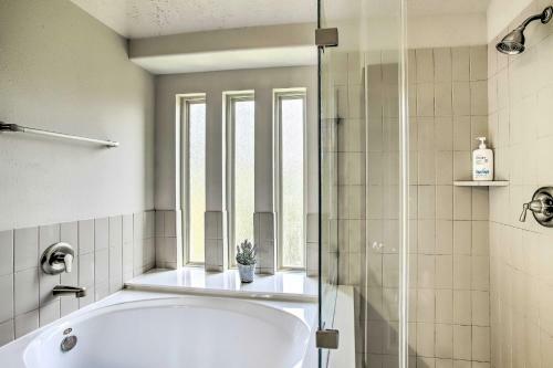 Family-friendly Spring Townhouse With Backyard!
