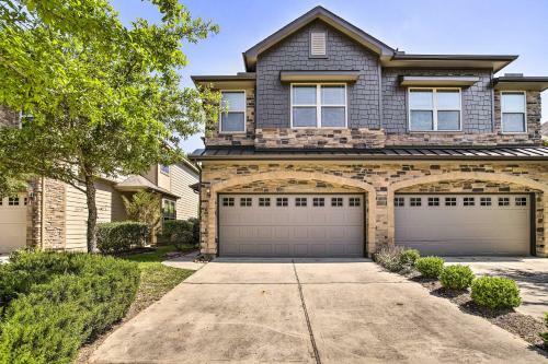 Family-friendly Spring Townhouse With Backyard!