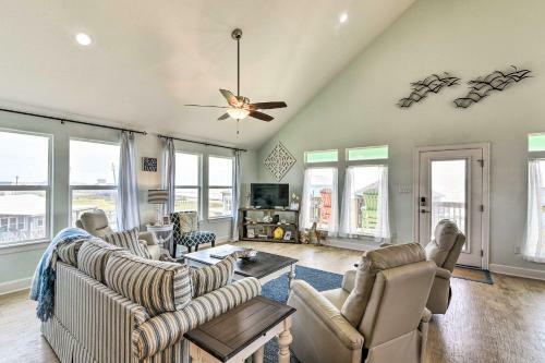 Surfside Beach Home With Views, Steps To Shore!
