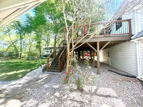 Apartamento Getaway Oasis W/huge Deck + Pool/spa - Lake Conroe