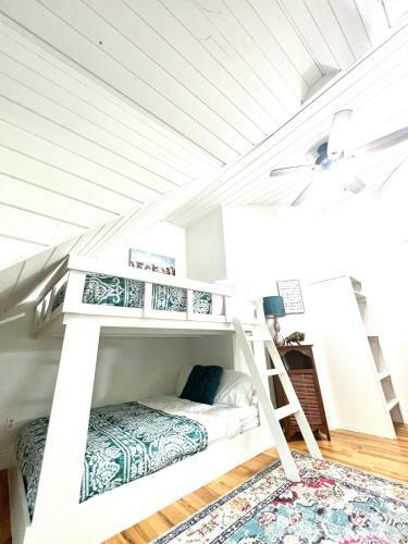 Apartamento Getaway Oasis W/huge Deck + Pool/spa - Lake Conroe