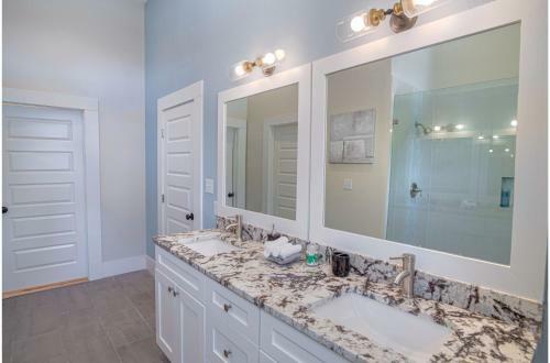 Incredible New 3br2ba Near Downtown