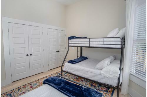 Incredible New 3br2ba Near Downtown