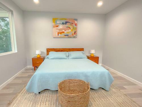 Modern Nature - 2 Story Downtown Delight