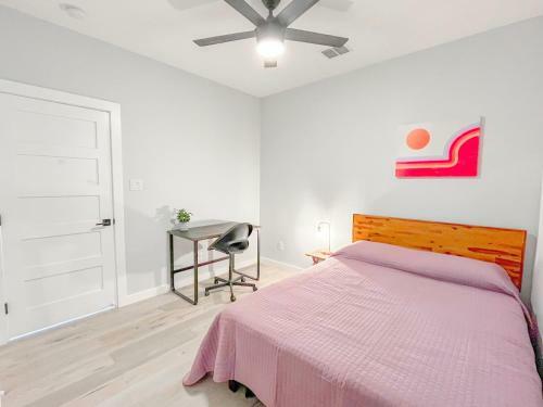 Modern Nature - 2 Story Downtown Delight