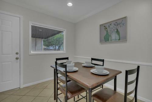 Northside Hideaway- Mins To Ut Hospital