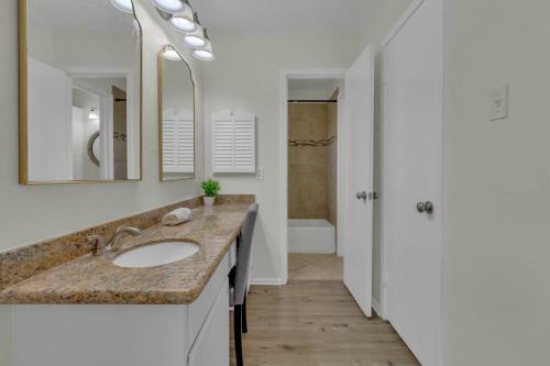 Northside Hideaway- Mins To Ut Hospital
