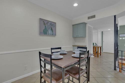 Northside Hideaway- Mins To Ut Hospital