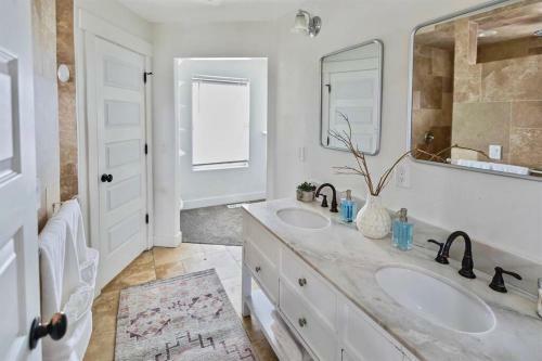 Entertainment Dream Large Home With 7 Bedrooms Sleeps 20+