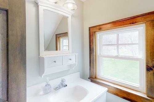 Bluebell Lake Retreat