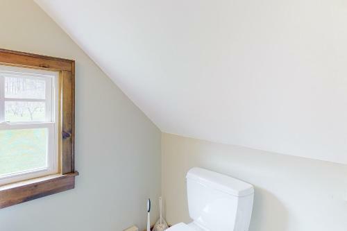 Bluebell Lake Retreat