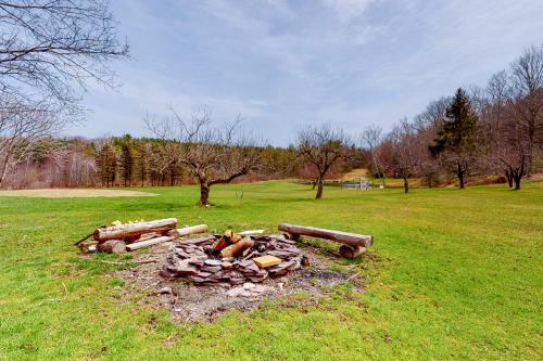 Bluebell Lake Retreat