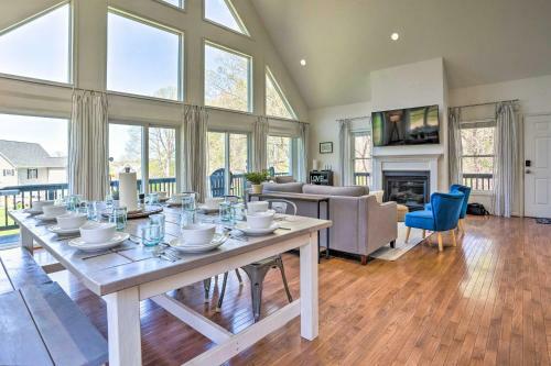 Pet-friendly Retreat Near Lake Anna With Decks!