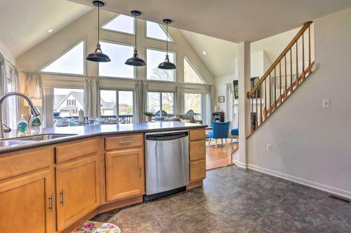 Pet-friendly Retreat Near Lake Anna With Decks!