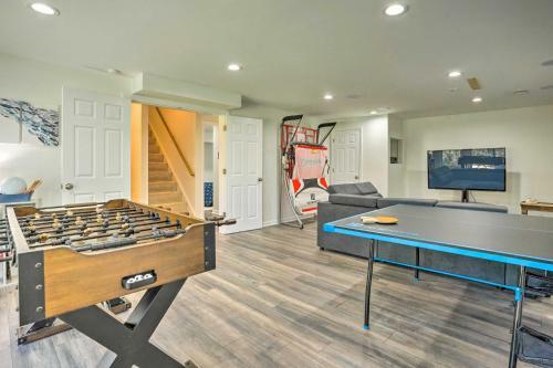 Pet-friendly Retreat Near Lake Anna With Decks!