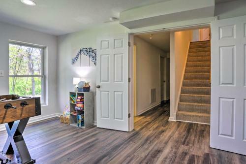 Pet-friendly Retreat Near Lake Anna With Decks!
