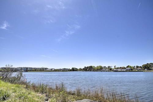 Apartamento Sunny Norfolk Duplex - Walk To Lake And Beach!