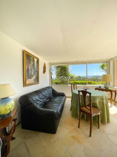2 Room Apartment With Terrace - Montauroux